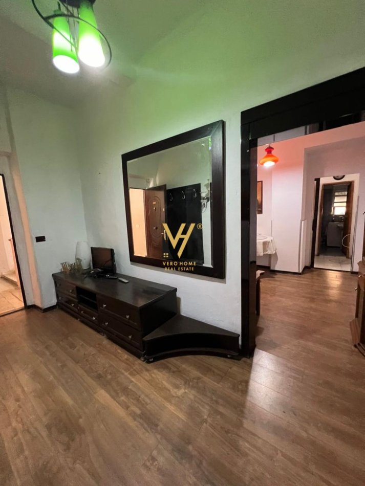 Tirane, jepet me qera apartament 2+1+Aneks+Ballkon Kati 2, 105 m² 600 € (STADIUMI DINAMO)
