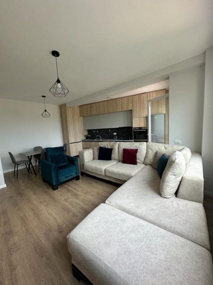 Tirane, jepet me qera apartament 2+1+Ballkon Kati 4, 100 m² 550 € (Liqeni i Thate)