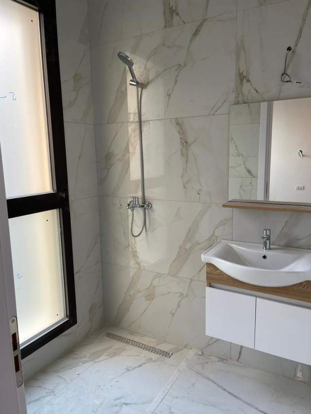 Tirane, jepet me qera apartament 2+1+BLK Kati 3, 100 m² 1.000 Euro