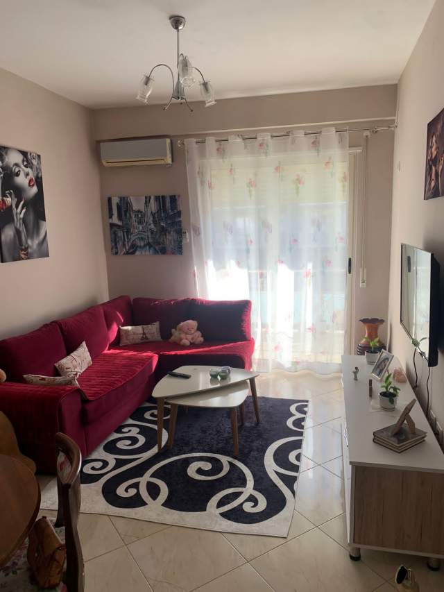 Tirane, jepet me qera apartament 1+1 Kati 5, 70 m² 450 Euro tek Golden Parku