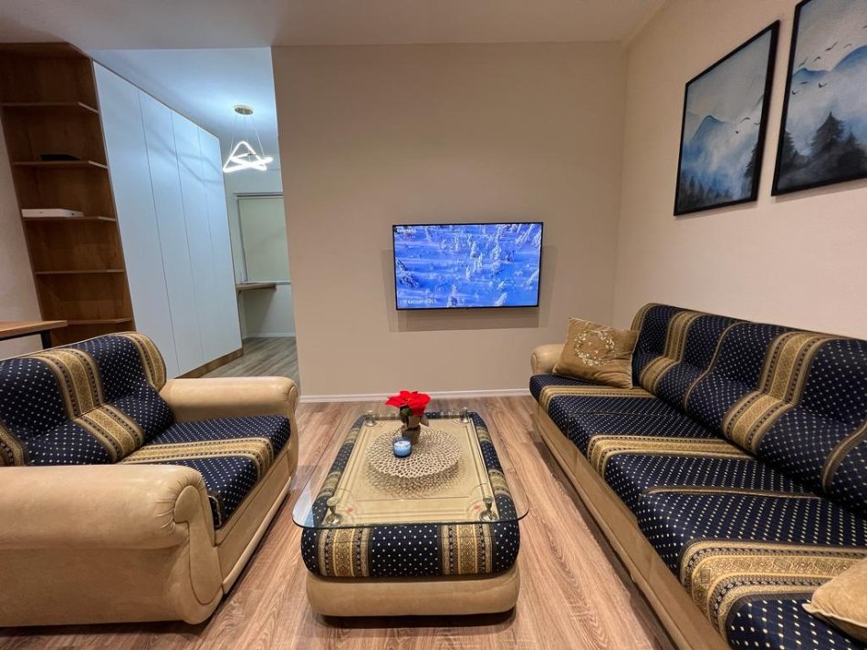 Tirane, shitet apartament 1+1+Ballkon, Kati 10, 65 m² 89,000 € (Rruga Teodor Keko)