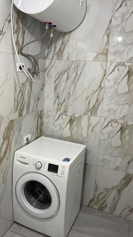 Tirane, jepet me qera apartament 1+1 Kati 1, 60 m² 350 € (Shkoze)