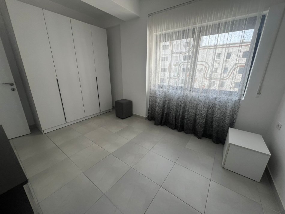 Tirane, jepet me qera apartament 1+1 Kati 3, 70 m² 450 € (kodra e diellit)
