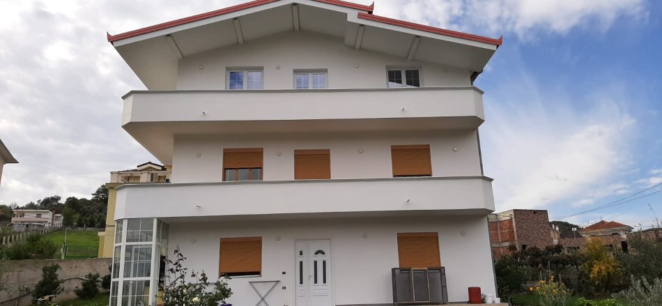 Qera, Vilë, Mjull Bathore, - 2000€ | 500 m²