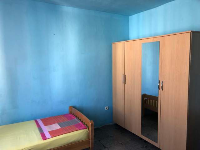 Tirane, jepet me qera apartament 3+1 Kati 4, 90 m² 50.000 Leke (prane Zogut te Zi)