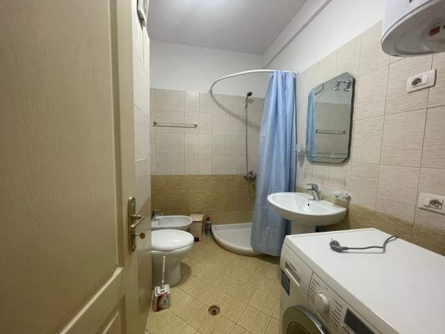 Tirane, jepet me qera apartament 3+1+BLK Kati 5, 125 m² 40.000 Leke (haxhi jazexhiu)