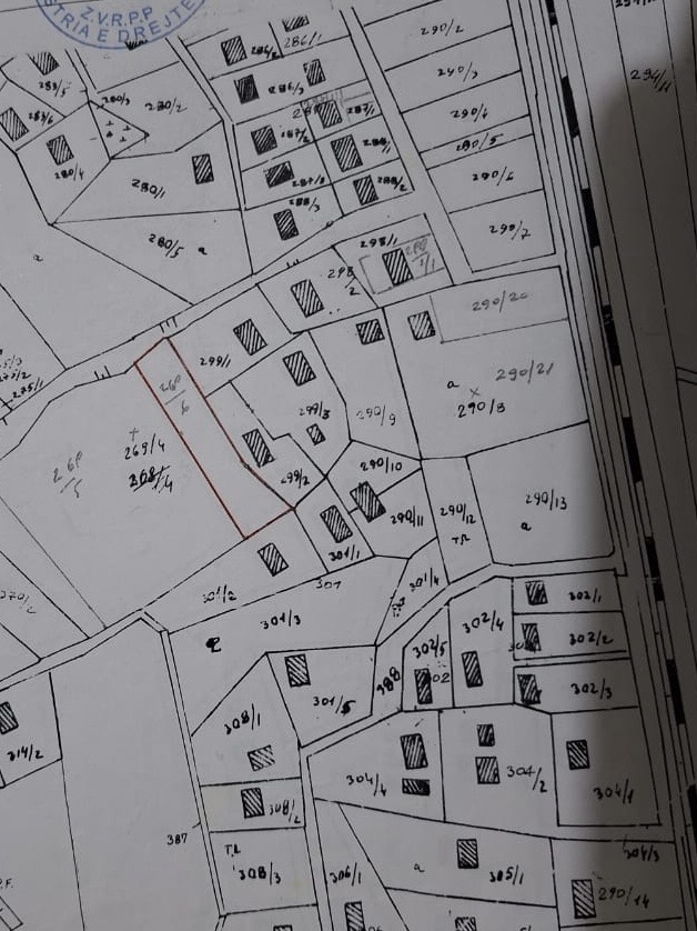 Tirane, shes toke , 2.400 m² 84.000 € (Preze)