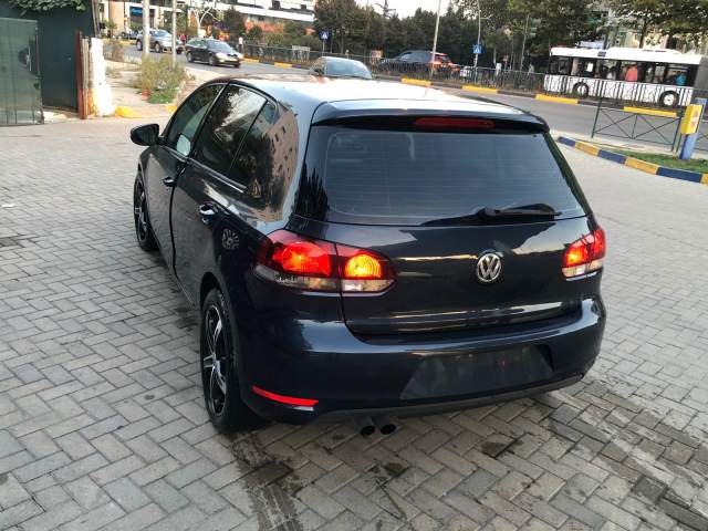 Tirane, shitet makine Golf 6 Viti 2010