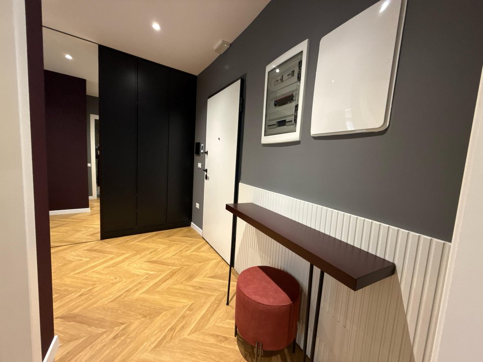 Tirane, jepet me qera apartament 1+1+Ballkon Kati 5, 72 m² 1.500 € (Liqeni Tiranes)