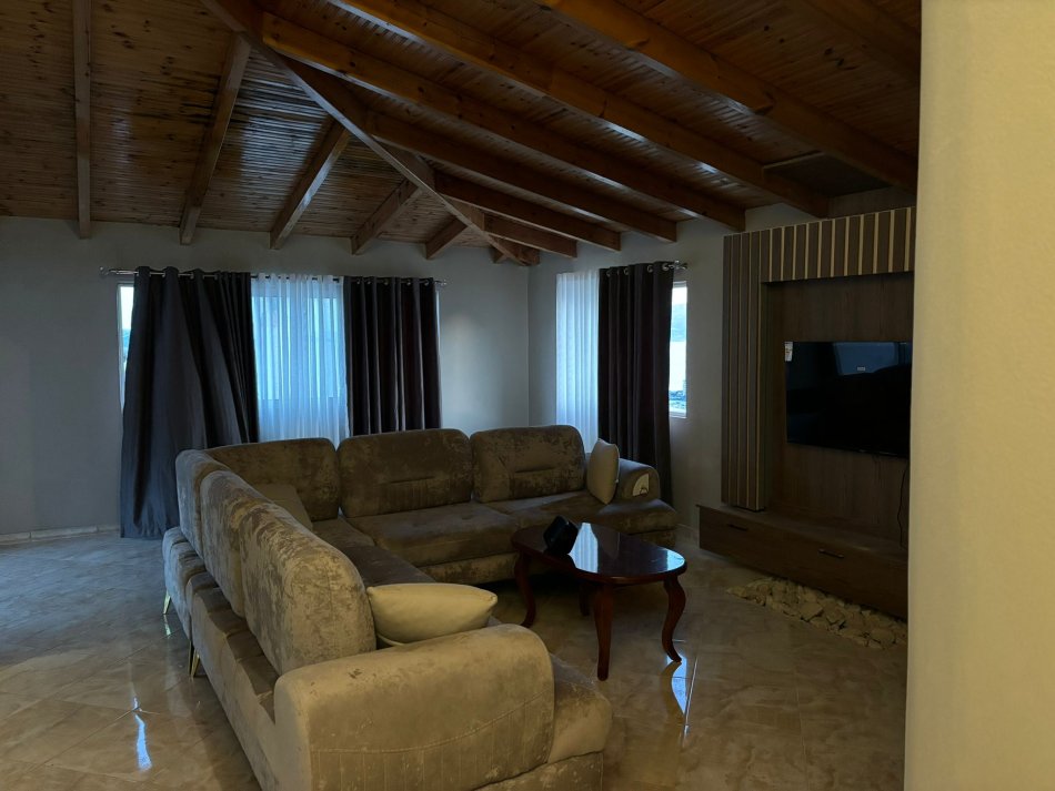 Sarande, shitet Papafingo  Kati 8, 255.000 € (Rruga 5 , Sarande)