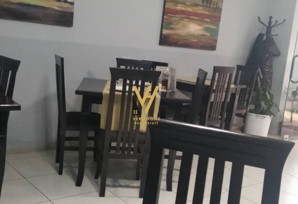 JEPET BAR – KAFE 82 M2 ME QERA TE STADIUMI SELMAN STERMASI 800 EURO
