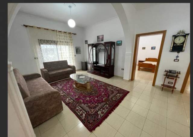 Durres, jepet me qera Vile 365 m² 600 Euro