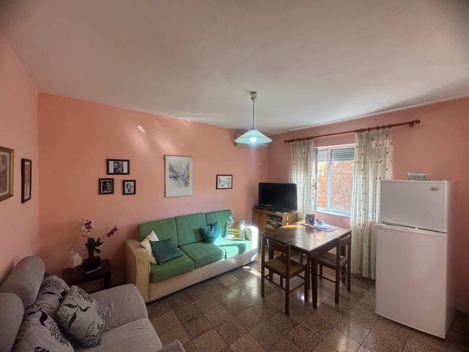 Shqiperi, jepet me qera apartament 3+1+Ballkon Kati 2, 85 m² 550 € (Rruga e Elbasanit | Ambasada Amerikane)