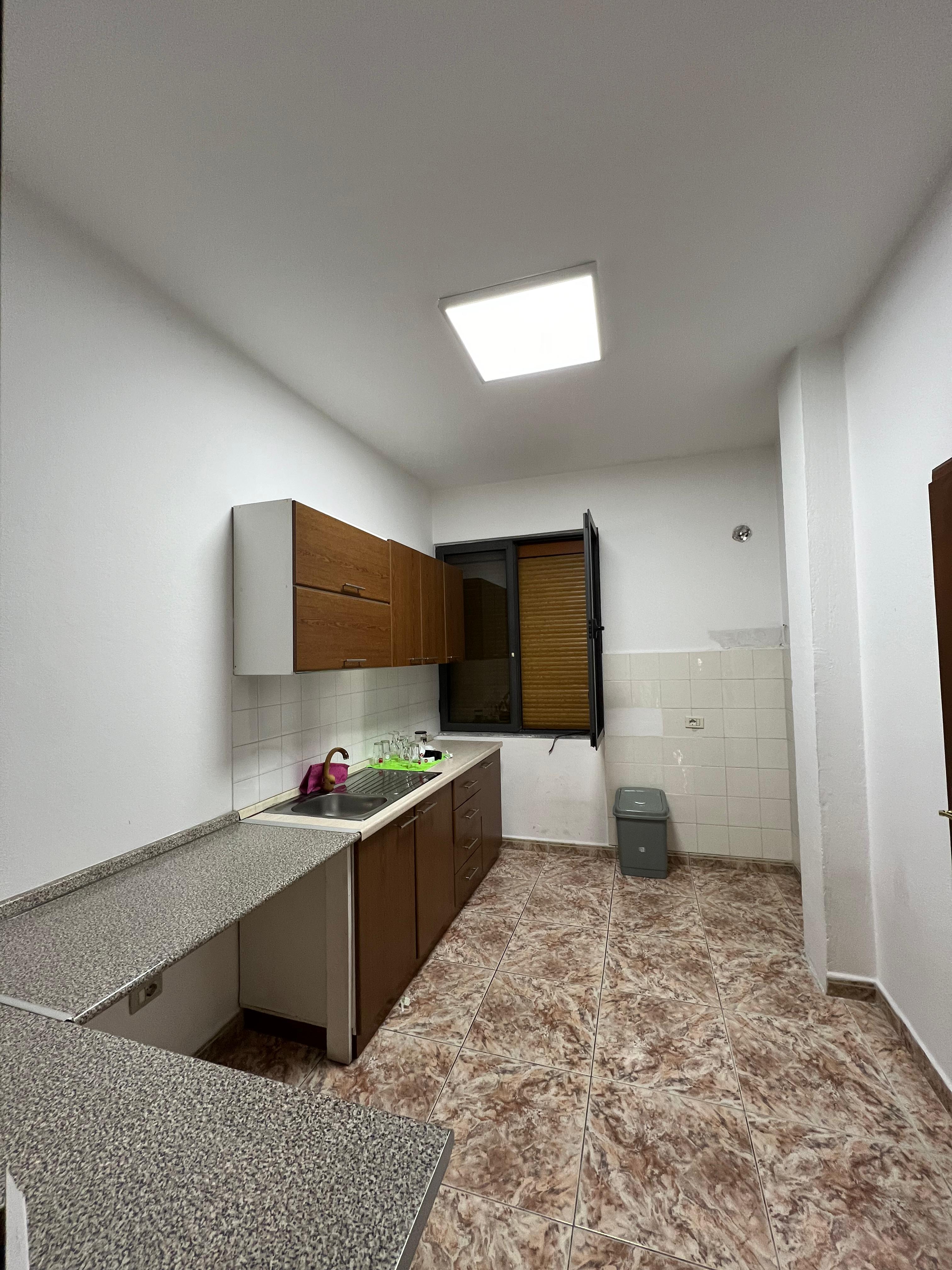 Qira Apartament 4+1, “Pazari i Ri”, Tiranë.