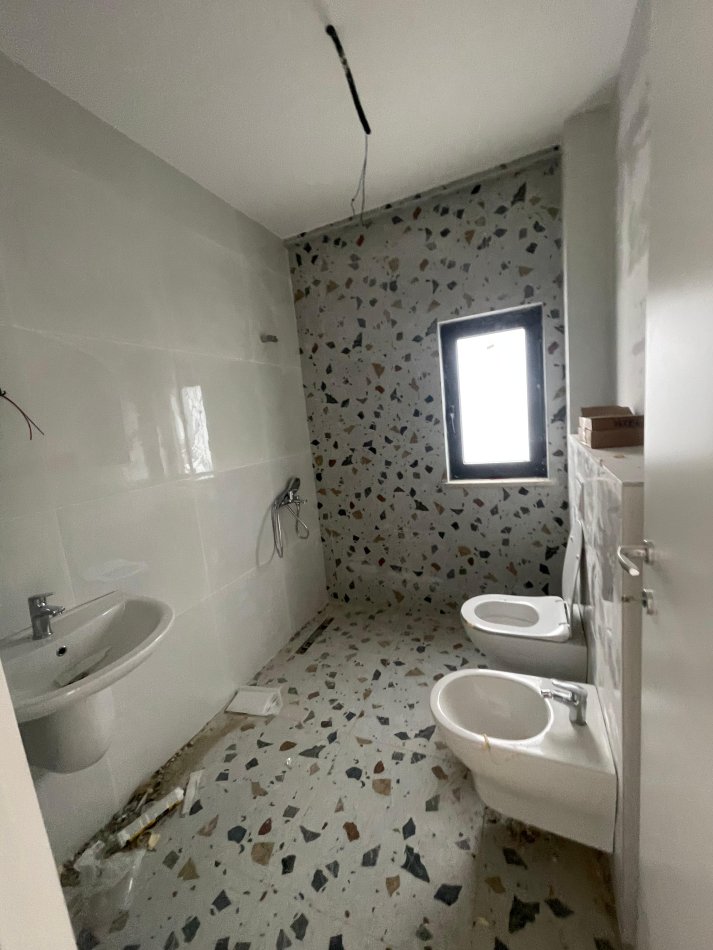 Shitet vile dyshe , San Pietro Residence, Loti 2 Gjiri Lalzit.