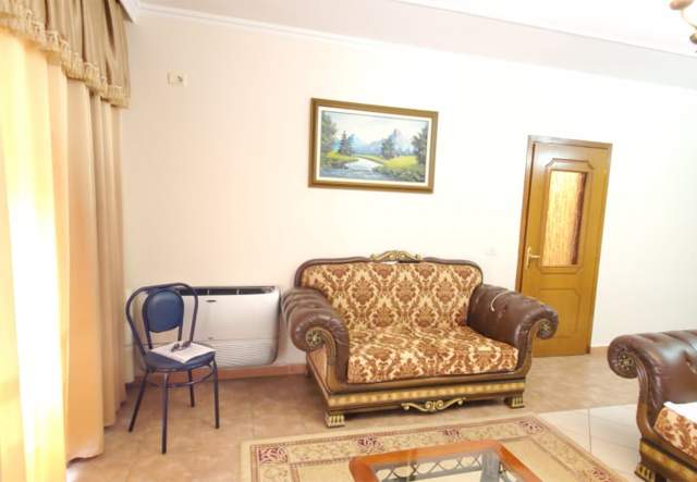 Tirane, shitet apartament 163 m² 180.000 Euro