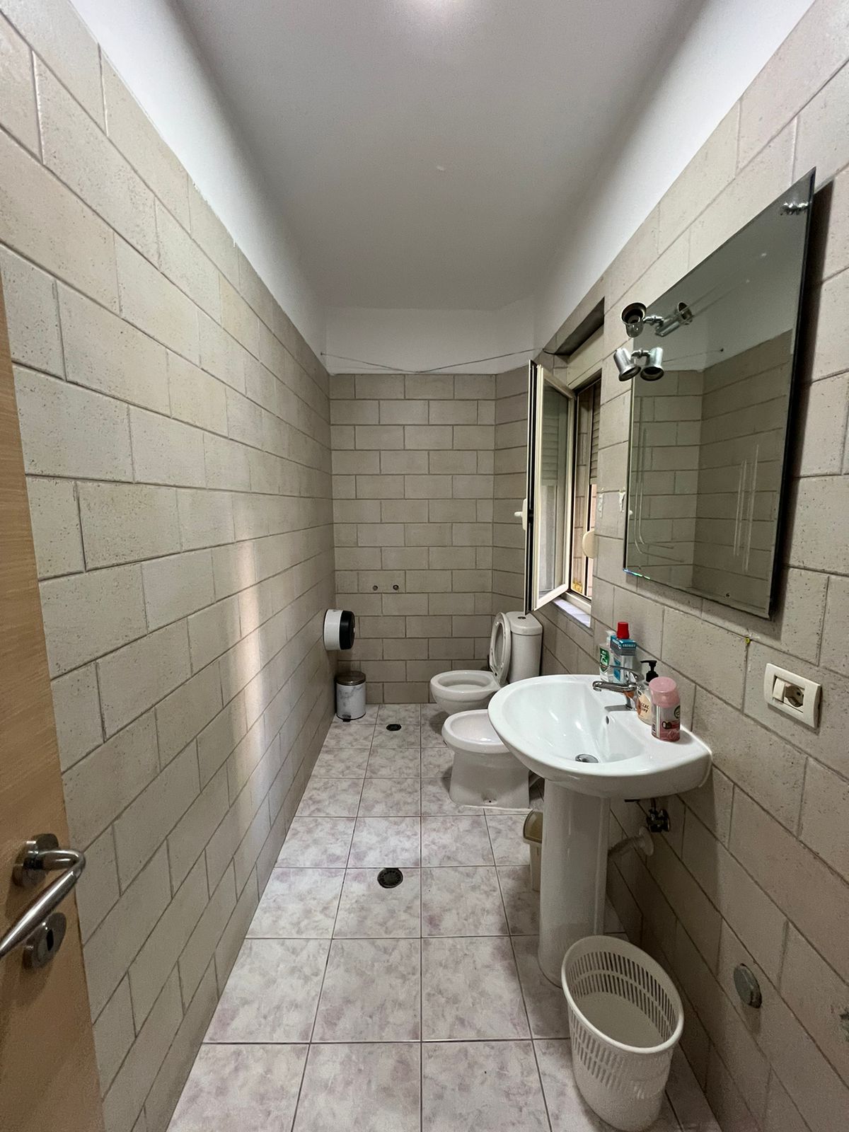 Qira Apartament 2+1 “Rr.Kavajës” ,Tiranë