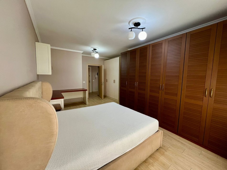 Qira, Apartament 2+1,Komuna e Parisit, Tiranë.