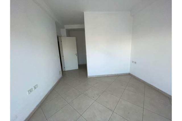 Tirane, shitet apartament Kati 4, 111 m² 182.000 Euro (Komuna e Parisit,  Tiranë,  Shqipëri)