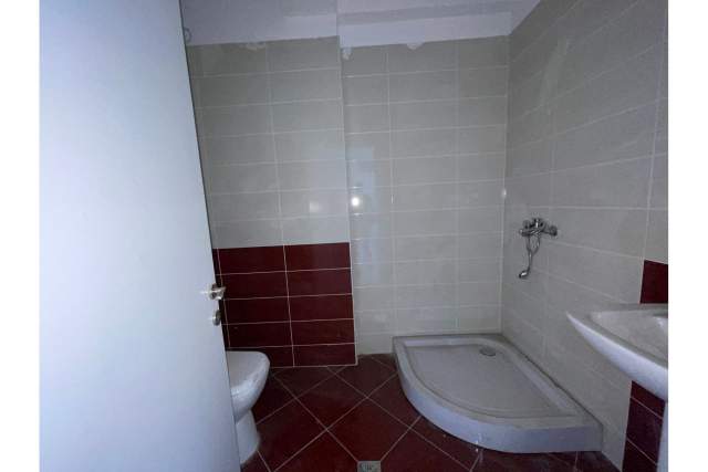 Tirane, shitet apartament Kati 4, 111 m² 182.000 Euro (Komuna e Parisit,  Tiranë,  Shqipëri)