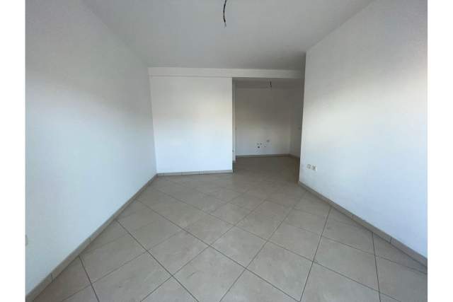 Tirane, shitet apartament Kati 4, 111 m² 182.000 Euro (Komuna e Parisit,  Tiranë,  Shqipëri)