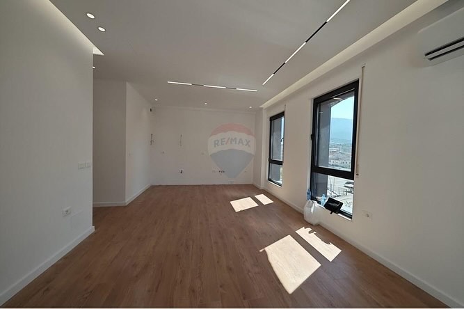 Tirane, shes apartament 2+1+Aneks+Ballkon Kati 3, 103 m² 195.000 € 