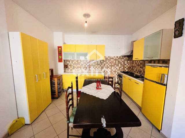 Lezhe, shitet apartament Kati 5, 122 m² 90.000 Euro (Prane Katedrales)