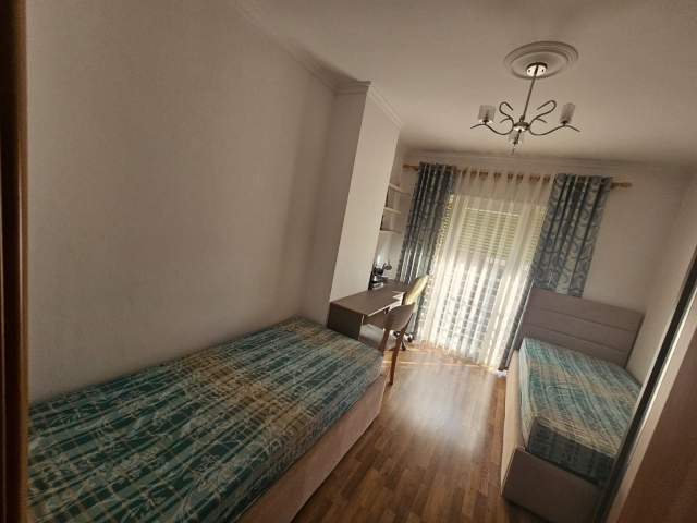 Tirane, jepet me qera apartament Kati 7, 85 m² 450 Euro BAR OSLO ASTIR