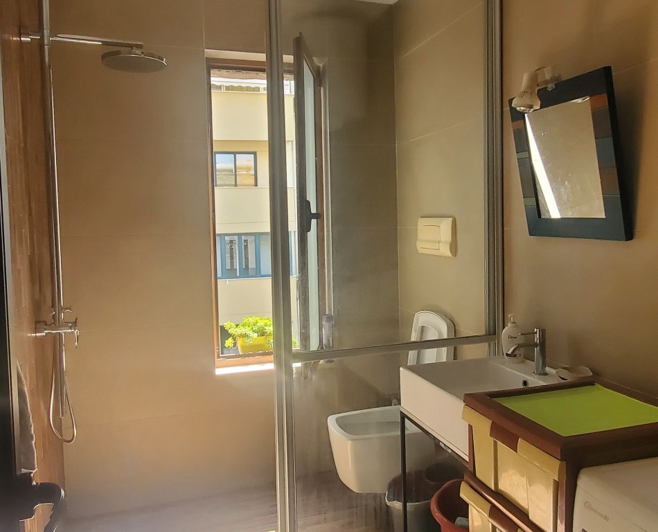 Tirane, jepet me qera 1+1+Ballkon Kati 6, 65 m² 650 € (Myslym Shyri)