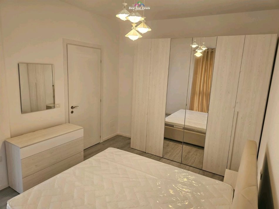 Tirane, jepet me qera apartament 1+1+Ballkon Kati 3, 80 m² 600 € (5 maji)