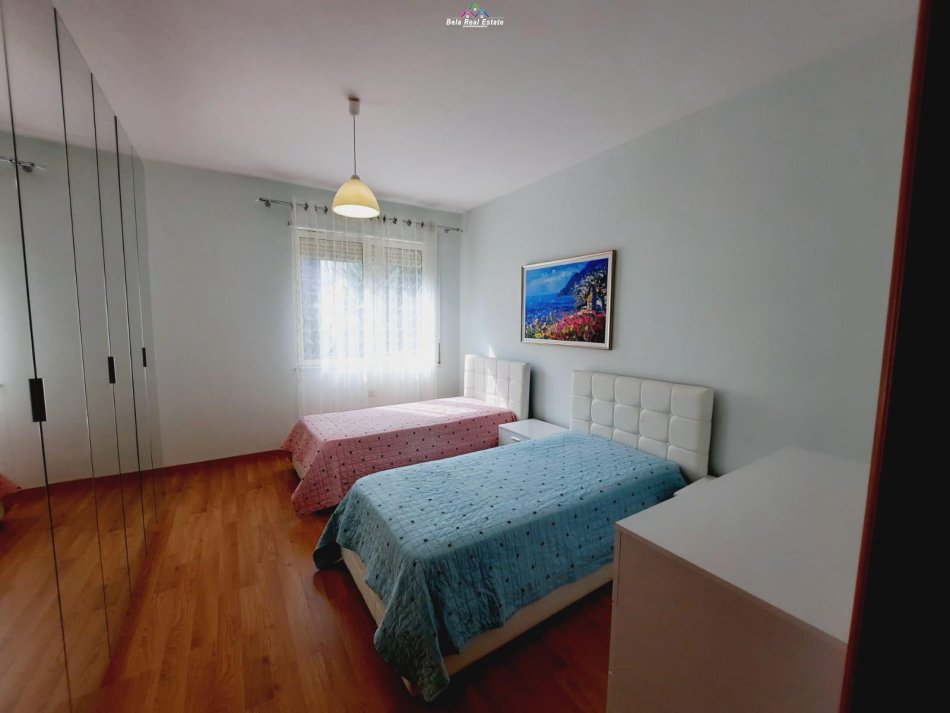 Tirane, jepet me qera apartament 2+1 Kati 3, 115 m² 800 € (prane Kopshtit Zoologjik, Rruga Eduart Mano)