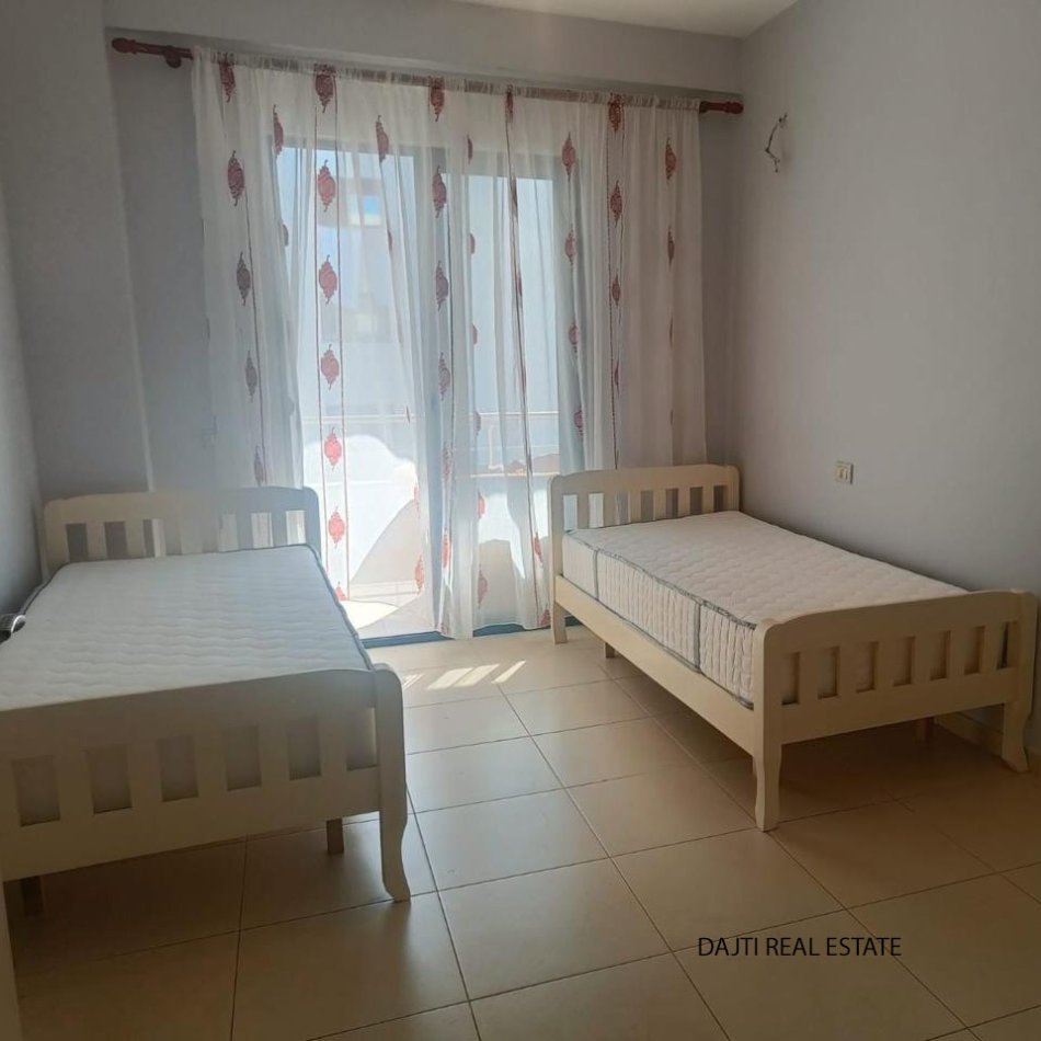 Tirane, jepet me qera apartament 2+1+Aneks+Ballkon Kati 5, 90 m² 350 € (Te Thesari,Fresku)