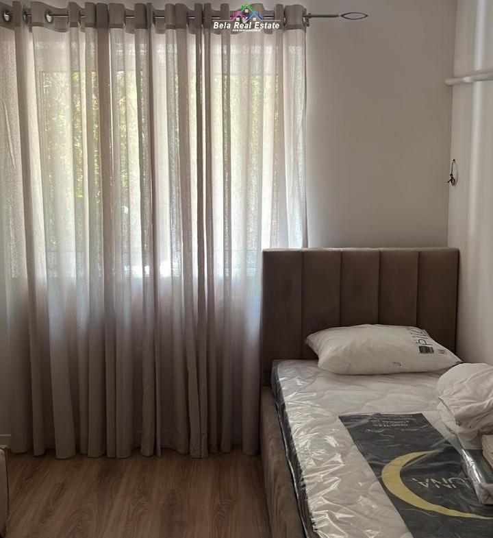 Tirane, jepet me qera apartament 2+1 Kati 1, 90 m² 1.500 € (qender)