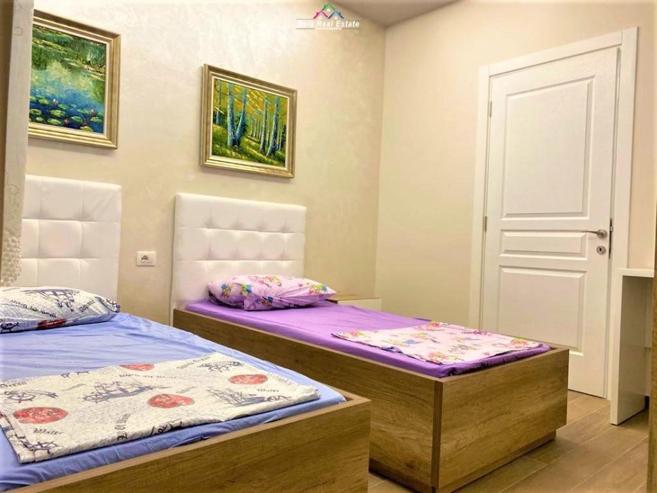Tirane, jepet me qera apartament 2+1 Kati 4, 120 m² 550 € (rruga e Kavajes)