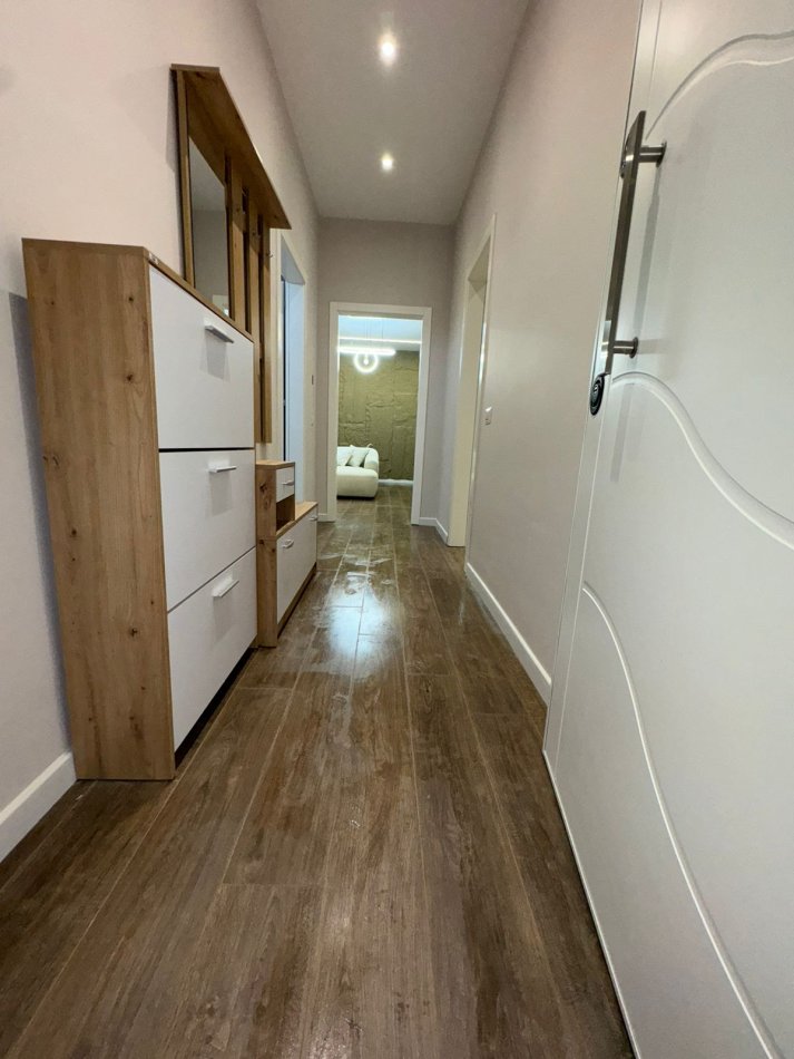 Tirane, jepet me qera apartament 1+1+Ballkon Kati 1, 74 m² 700 € (Afer Kodres se Diellit)
