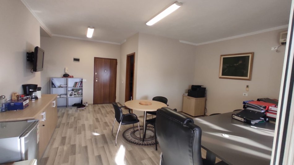 Tirane, jepet me qera apartament 2+1 Kati 10, 125 m² 1.500 € (BLLOK)