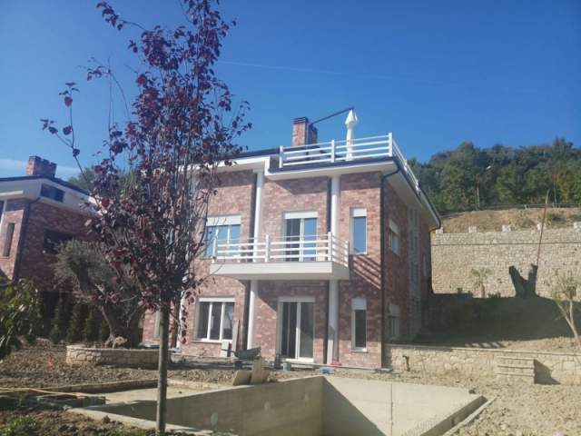 Tirane, shitet Vile 4+1+A+BLK Kati 0, 256 m² 452.000 Euro (Rruga per ne Preze)