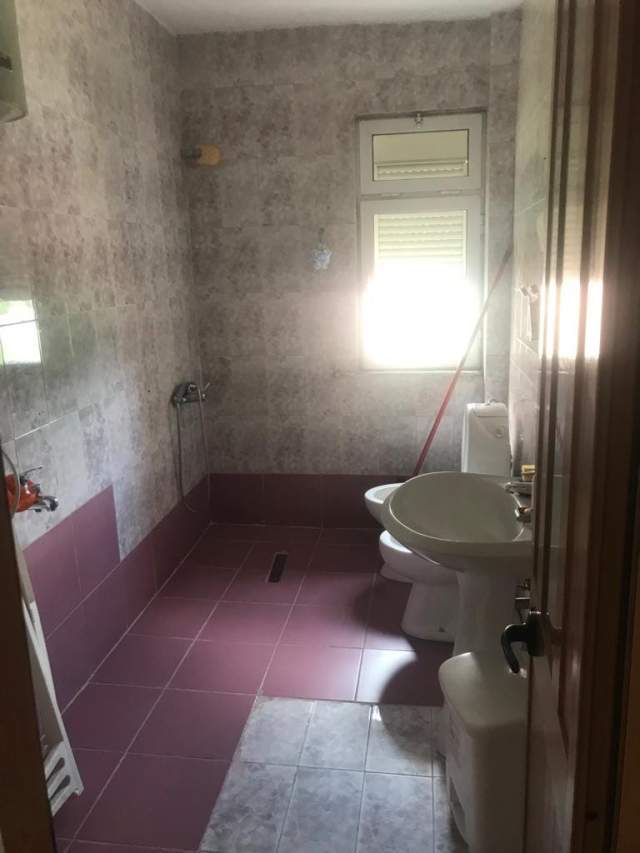Tirane, jepet me qera apartament 1+1 Kati 5, 51 m² 30.000 Leke (Kongresi i Manastirit)