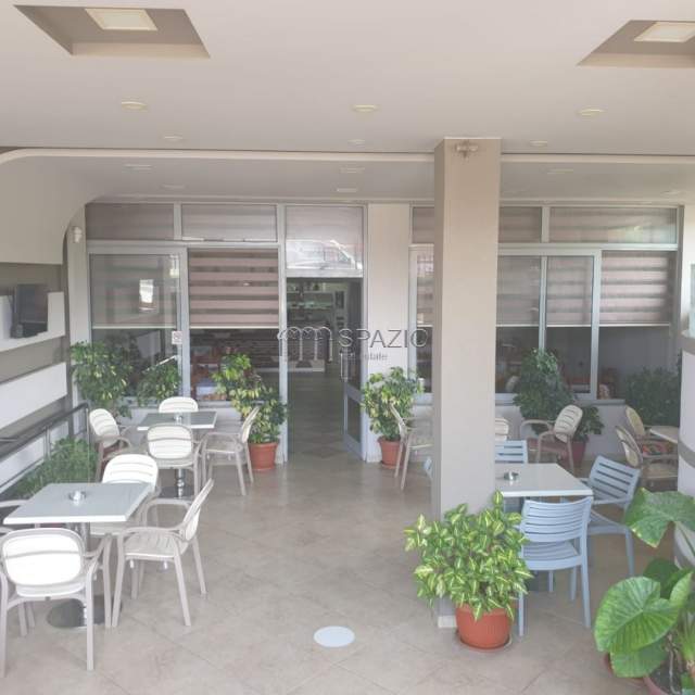 Gjiri Lalezit, shitet bar-resorant 550 m² 240.000 Euro (Gjiri i lalezit)