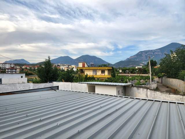 Tirane, jepet me qera ambjent biznesi  (Rr. Ibrahum Kodra (K. e Parisit - Pastiçeri Nefeli)