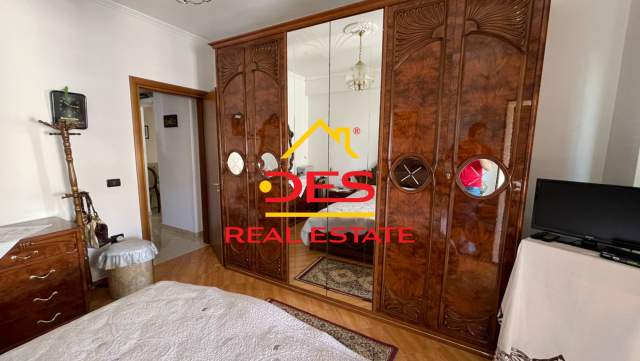 Vlore, jepet me qera apartament 2+1+A+BLK Kati 8, 120 m² 300 Euro