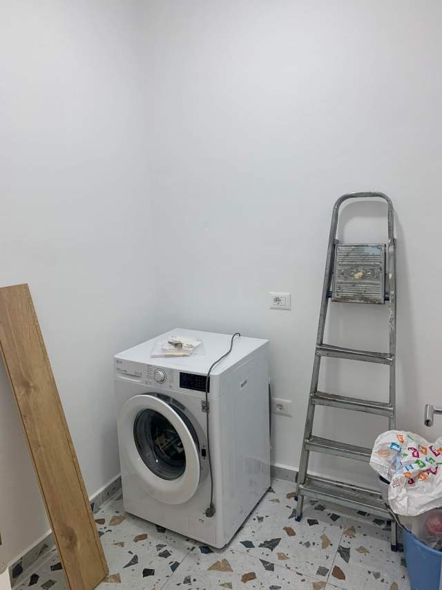 Tirane, jepet me qera apartament 2+1 Kati 1, 130 m² 850 Euro (Liqeni i thate)