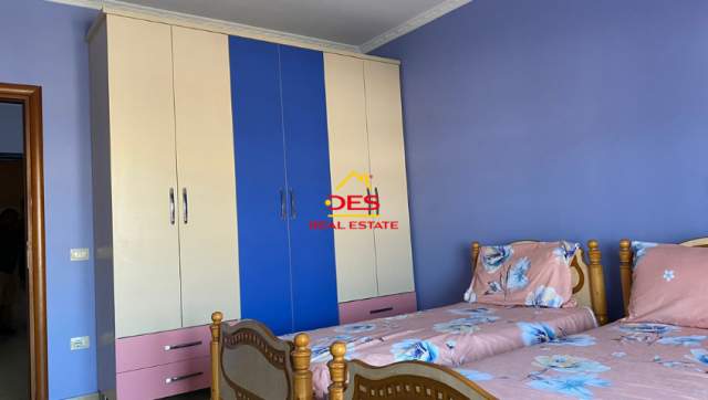 Vlore, jepet me qera apartament Kati 5, 300 Euro (Rruga Mis Durhan)