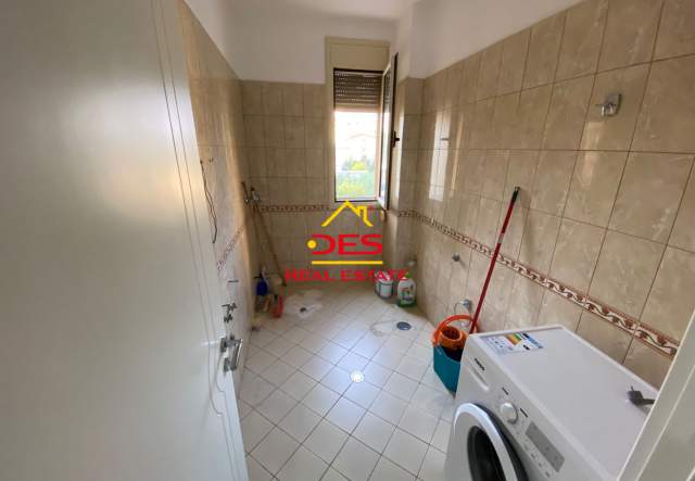 Vlore, shitet apartament Kati 2, 110 m² 100.000 Euro (Rruga Çamëria)