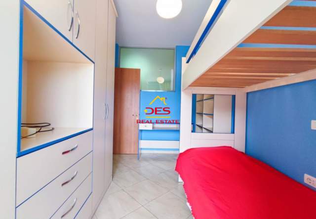 Vlore, jepet me qera apartament Kati 5, 90 m² 300 Euro (Gjergj Arianiti)