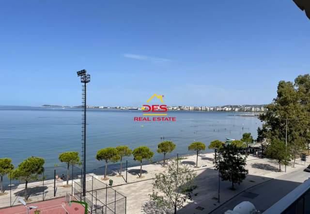 Vlore, jepet me qera apartament Kati 3, 75 m² 350 Euro (Rruga Aleksander Mosiu)