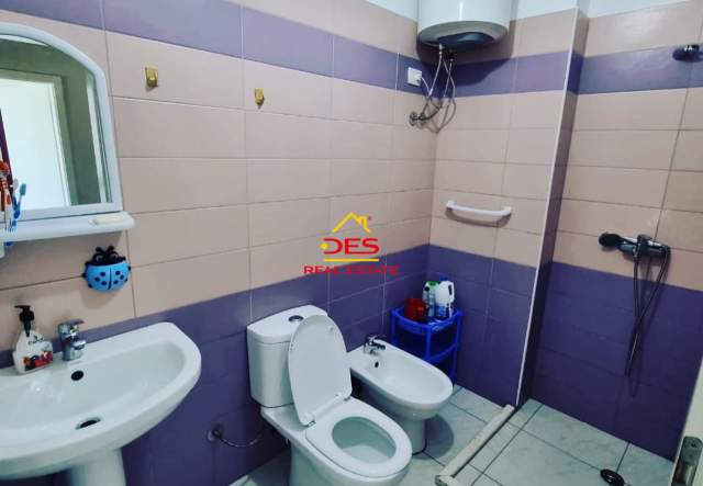 Vlore, jepet me qera apartament Kati 4, 90 m² 300 Euro (Plazhi I Vjetër, Vlorë)
