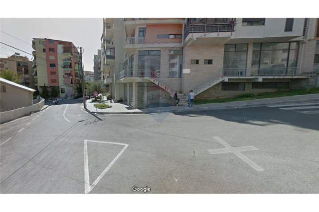 Tirane, jepet me qera ambjent biznesi 655 m² 4.500 Euro (FRESK)