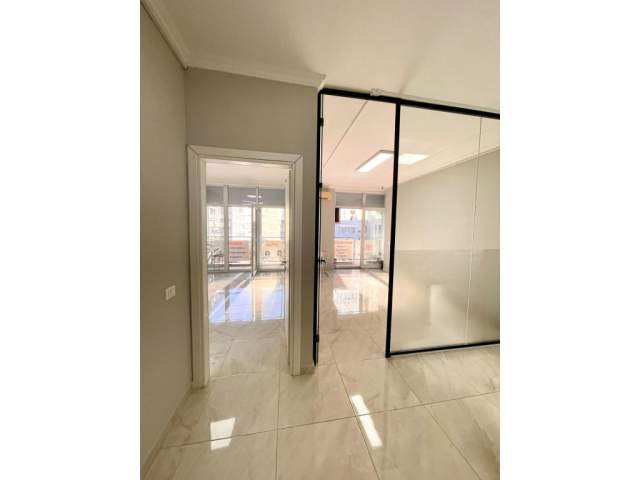 Tirane, jepet me qera ambjent biznesi Kati 3, 65 m² 600 Euro (Kika 2)