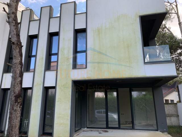 Qerret, shitet Vile 3+1+A+BLK Kati 0, 200 m² 300.000 Euro (QERRET,KAVAJE)